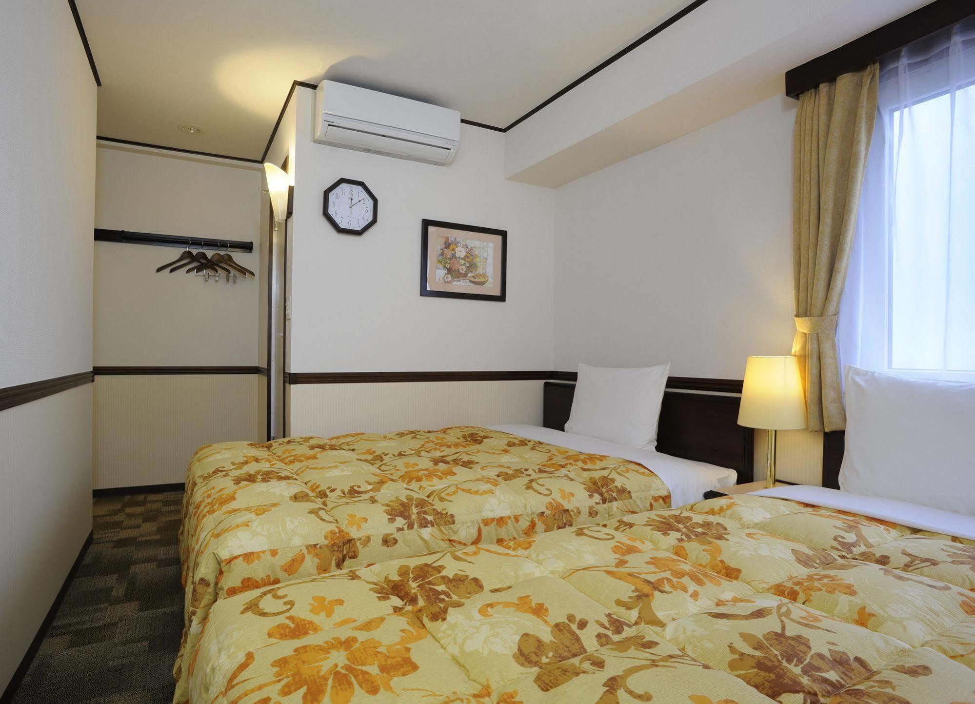 Toyoko Inn Sendai Higashi-Guchi No 2 Exteriör bild